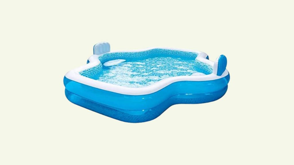 members-mark-outdoor-pool-with-seats